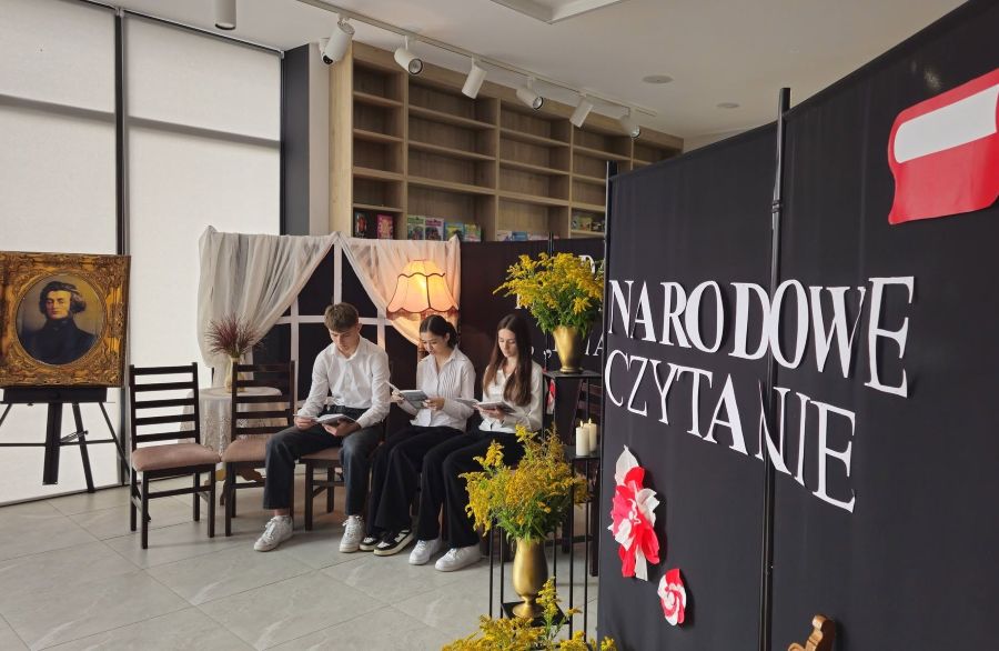 Narodowe Czytanie w Raciążu. Czytali uczniowie raciąskich szkół